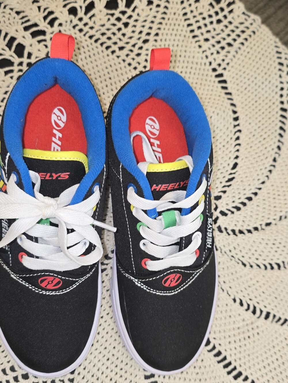 Heelys Rubiks Youth 3, Built In Skate Wheel, New